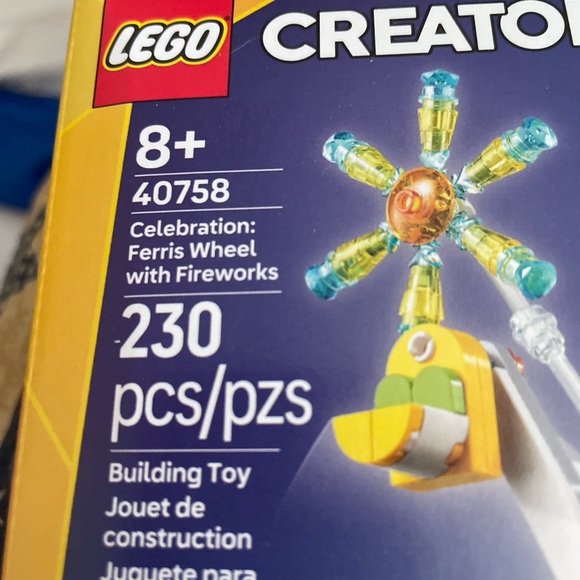 LEGO Creator Colorful Ferris Wheel Set - Picture 2 of 5